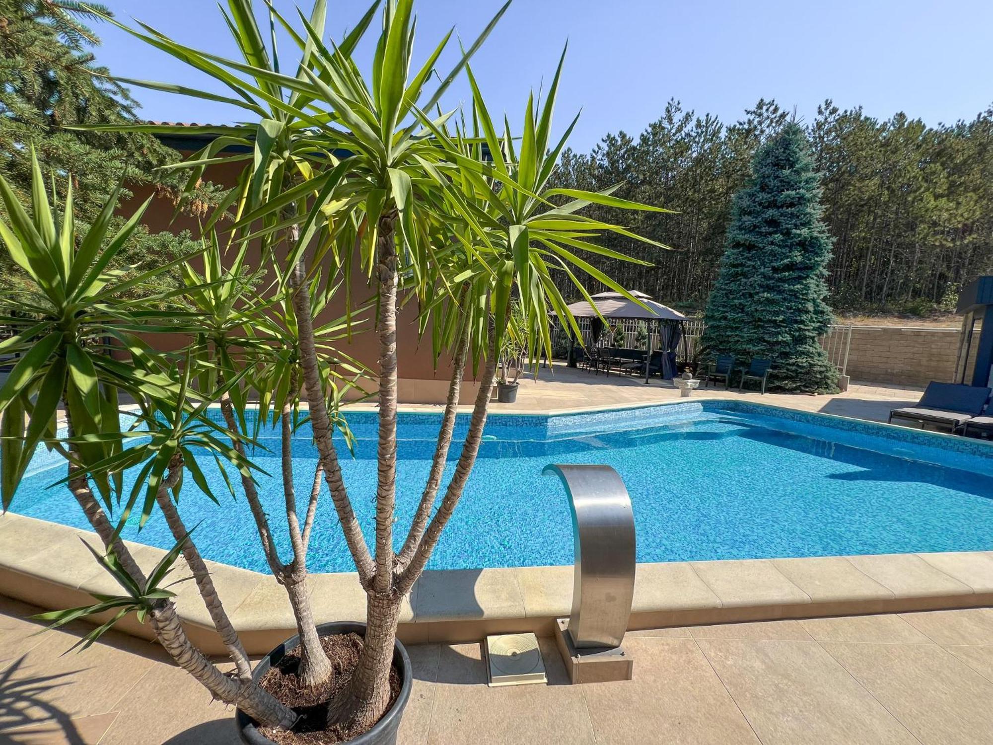 Pino - Villa, Casa, Cucina Е Terrazza Albena Exterior photo